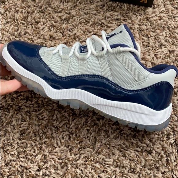 Jordan 11 retro low bp kids 3 - Picture 2 of 4